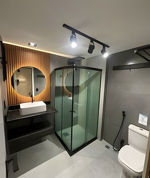 淋浴設備、免費梳洗用品、風筒、提供毛巾