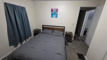 2 habitaciones, tabla de planchar con plancha, wifi y ropa de cama