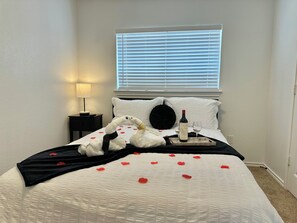 4 Schlafzimmer, Schreibtisch, Bügeleisen/Bügelbrett, kostenloses WLAN