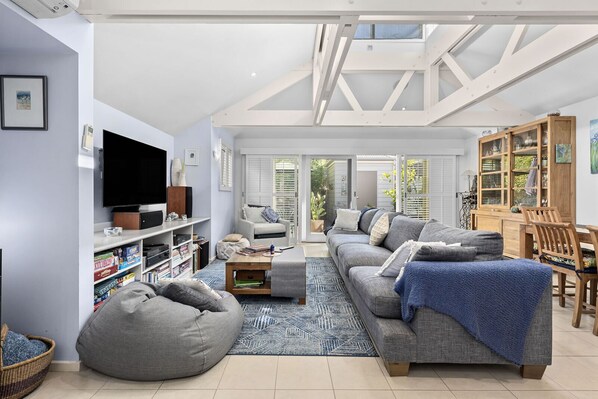 Smart TV, DVD player, books