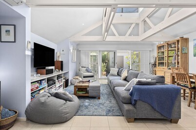 Boat House Villa 2 - Walk to the beach, shops, restaurants