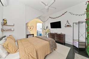 1 bedroom, in-room safe, desk, iron/ironing board