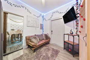 Smart TV - San Antonio Furnished Getaway l 30+ Night Stay (San Antonio)