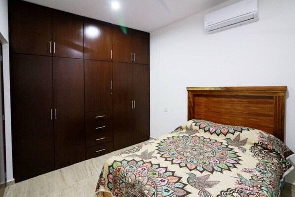 1 bedroom, desk, iron/ironing board, WiFi