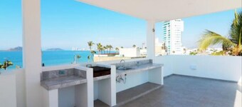 Family apartment a few steps from the beach