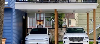 Decked-Out near DKR Stadium and UT  4-bedroom NEW house in the Heart of Austin!