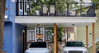 Decked-Out near DKR Stadium and UT 4-bedroom NEW house in the Heart of Austin!