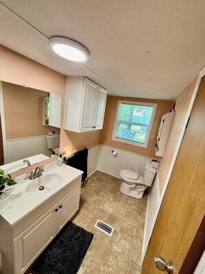 淋浴設備、風筒、提供毛巾、番梘