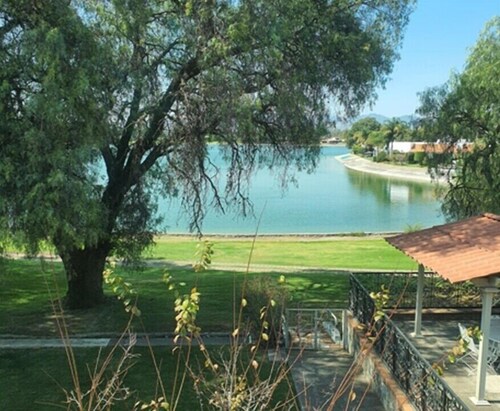 HOUSE GOLF LAKE, CLUB CAMPESTRE SAN GIL QUERETARO, 4 BEDROOMS 4 BATHROOMS, 9 CARS.