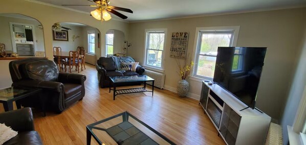 Living area - 4Pillars at Green Lake WIsconsin (Ripon)