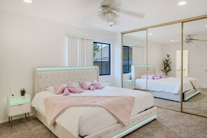 2 chambres, fer et planche à repasser, Wi-Fi gratuit, draps fournis