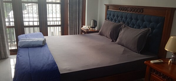 Blackout drapes, soundproofing, iron/ironing board, free WiFi