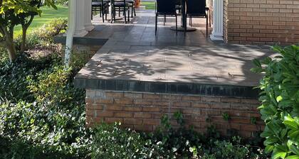 The Inn at Southern Oaks located in Historic Lavonia, GA, close to Lake Hartwell