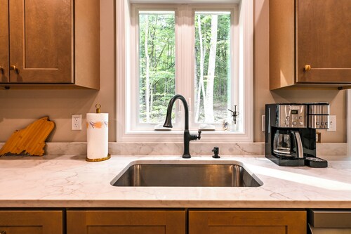 Brand New Bridgton Home Near Long Lake, Highland Lake & Pleasant Mountain Skiing