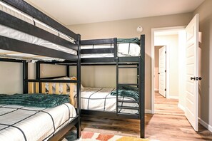 3 bedrooms, WiFi, bed sheets