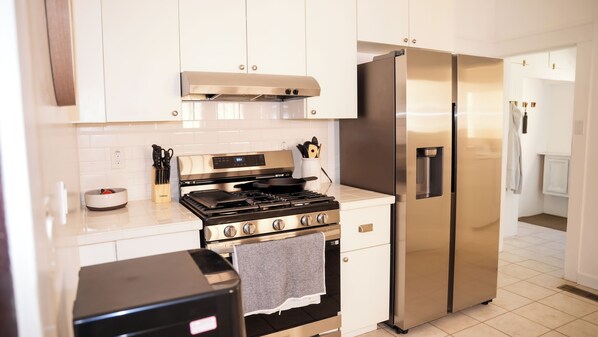 Oven, stovetop