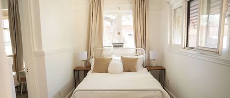 3 chambres, fer et planche à repasser, Wi-Fi, draps fournis