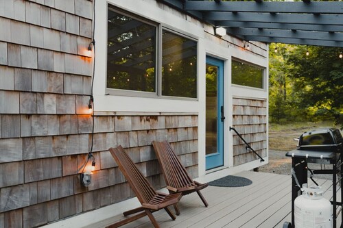 Tilton River Cozy Retreat w/Hot Tub! Firepit!