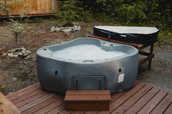 Bañera de hidromasaje al aire libre