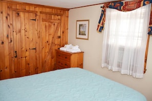 Desk, free WiFi, bed sheets