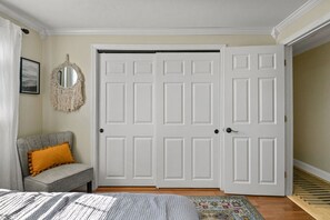 2 bedrooms, desk, free WiFi, bed sheets