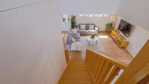 TV - Cedar Sands Hideaway - 3BRM Home (Gold Coast)