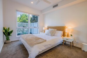 4 bedrooms, desk, iron/ironing board, WiFi