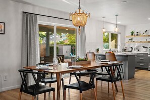 Dining - Sedona Style & Comfort | Prime Location + Hot Tub (Sedona)