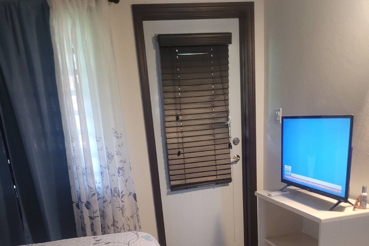 Standard Single Room, Garden View | Desk, iron/ironing board, free WiFi