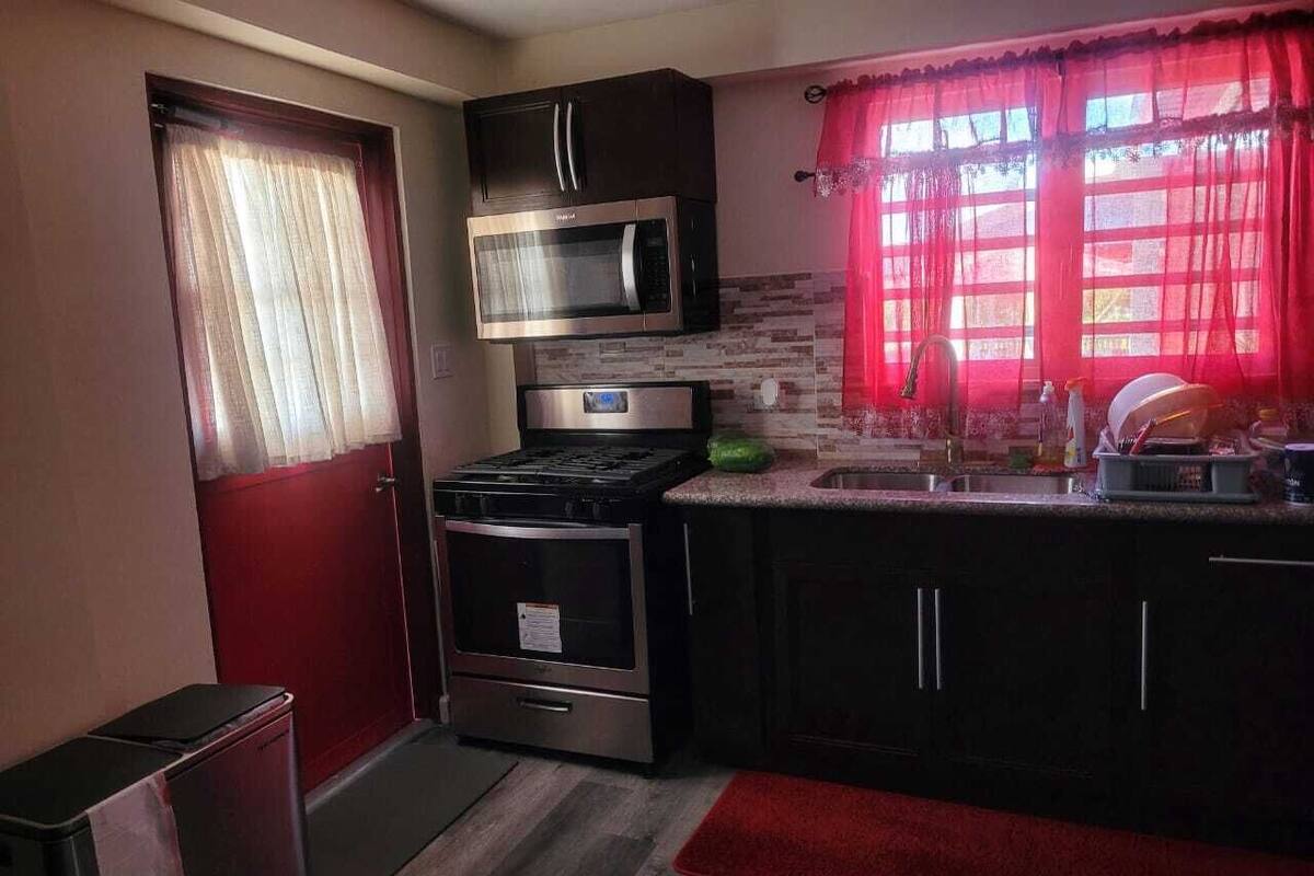Family Apartment, Garden View | Private kitchen | Fridge, microwave, stovetop, cookware/dishes/utensils