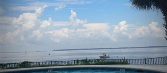 
Beautiful, ground level 3-bedroom condo with pool on scenic Lake Marion