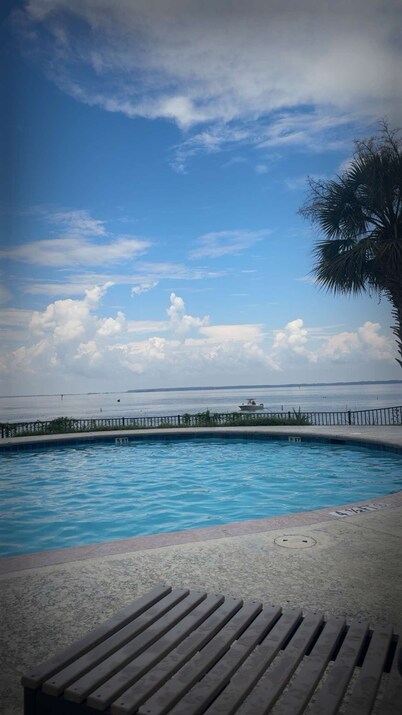 Beautiful, ground level 3-bedroom condo with pool on scenic Lake Marion