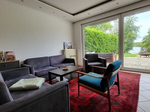 Fernseher, Kamin