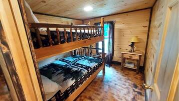 3 bedrooms, free WiFi, bed sheets