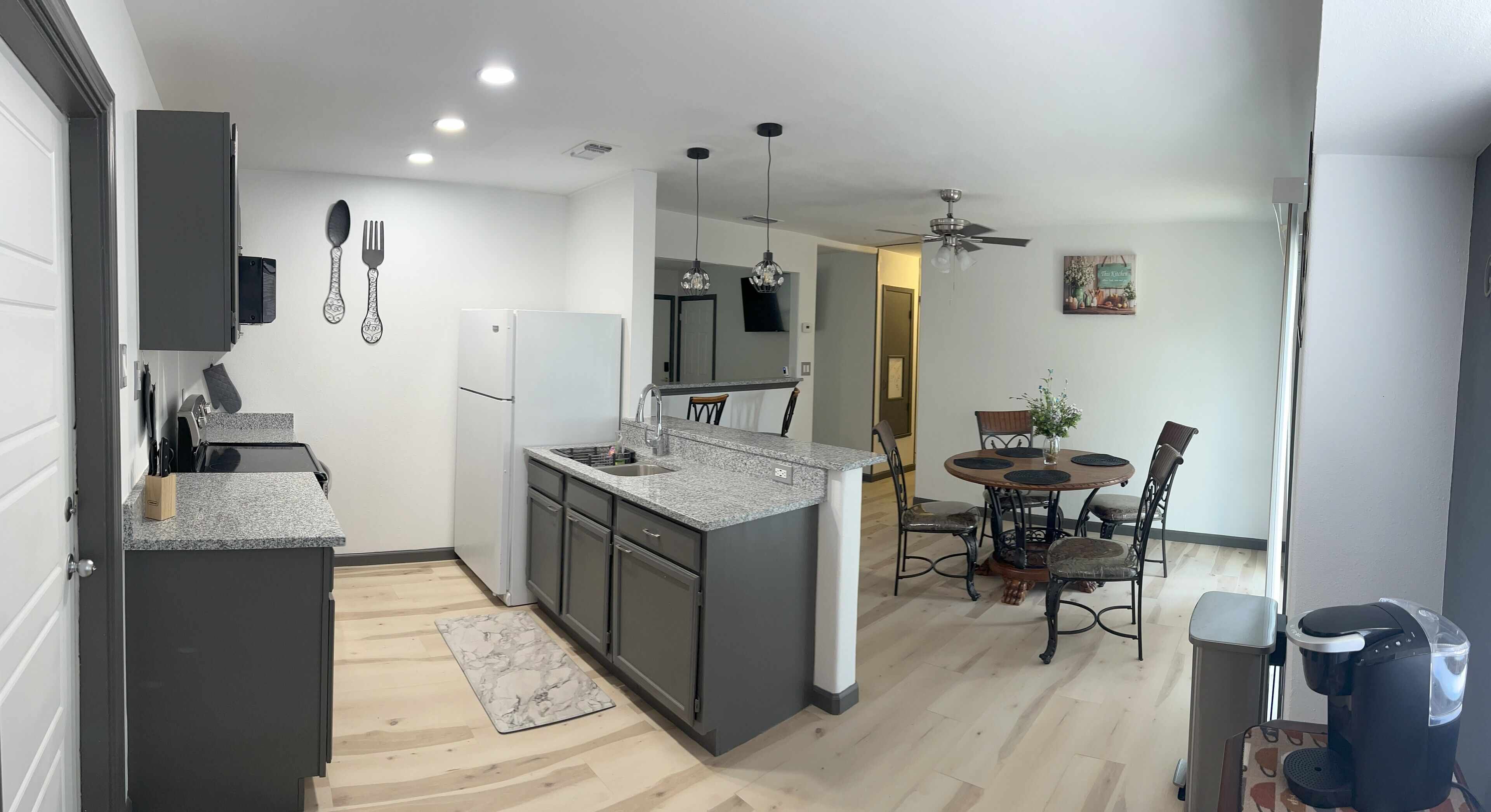 Mikroaaltouuni, uuni, liesi