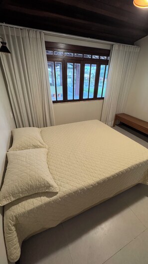 7 bedrooms, iron/ironing board, WiFi, bed sheets