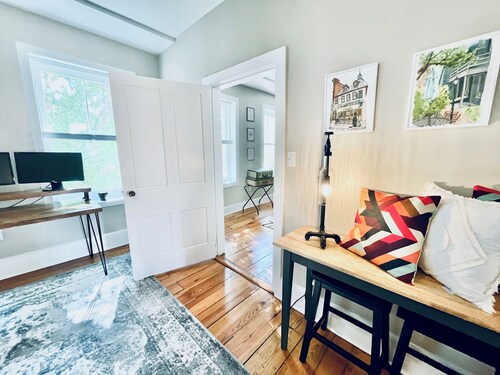 Walkable Downtown Loft - 9 Min Walk To Carroll Creek With Two Parking Spots