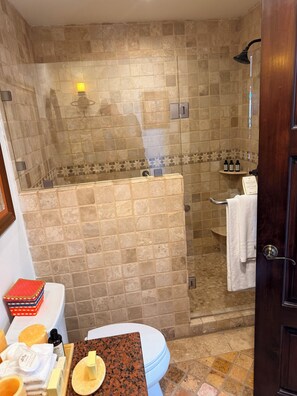 Hair dryer, towels, soap, toilet paper - 2-bedroom, 4-bathroom Luxury Villa at the Residences in Hacienda Encantada (Cabo San Lucas)