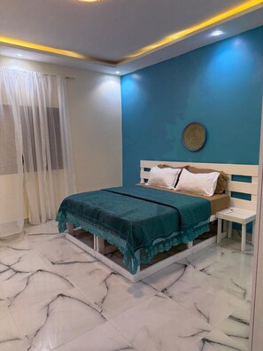 2 bedrooms, iron/ironing board, WiFi, bed sheets