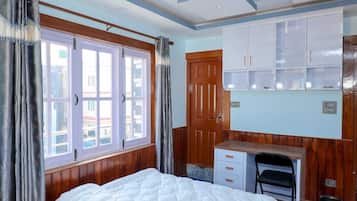 9 habitaciones, tabla de planchar con plancha, wifi y ropa de cama