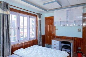 9 Schlafzimmer, Bügeleisen/Bügelbrett, WLAN, Bettwäsche