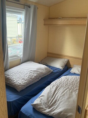2 bedrooms, WiFi, bed sheets