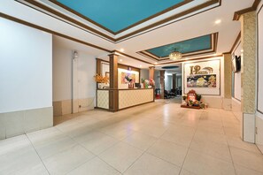 Reception - Hoang Phung Hotel - Tan Son Nhat Airport (Ho Chi Minh City)