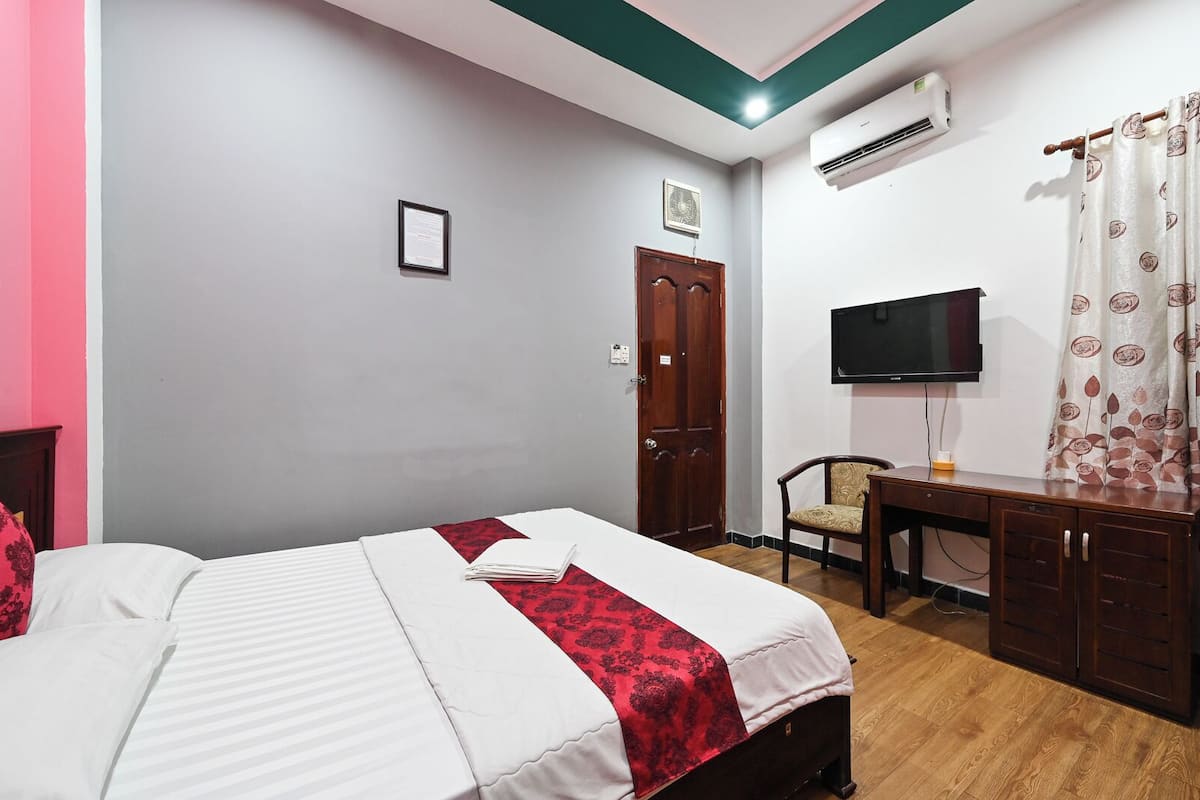 Superior Double Room | Desk, free WiFi, bed sheets
