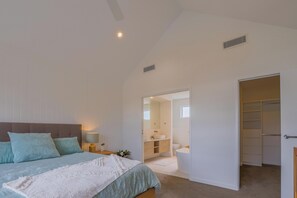 Casa, balcón | Tabla de planchar con plancha y wifi gratis 