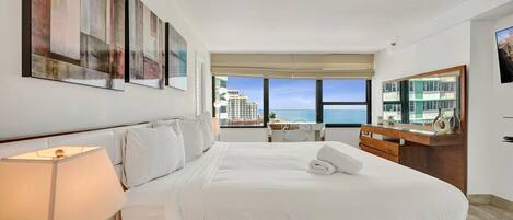 2 quartos, ferros/tábuas de passar roupa, berço de viagem