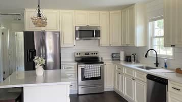 Microwave, oven, stovetop, dishwasher