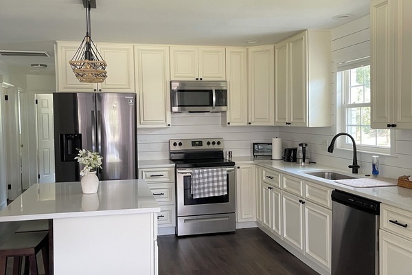 Micro-ondes, four, plaque de cuisson, lave-vaisselle