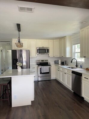 Microwave, oven, stovetop, dishwasher