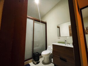 Dusche, Handtücher, Seife, Toilettenpapier